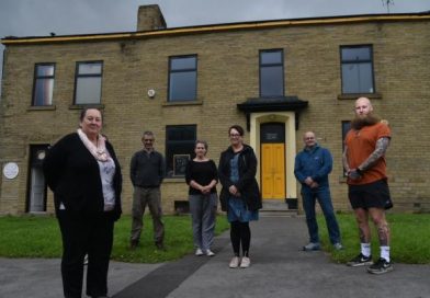 Shaw House with members of the Inn Churches team standing in front