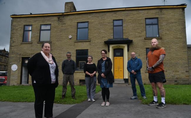 Shaw House with members of the Inn Churches team standing in front