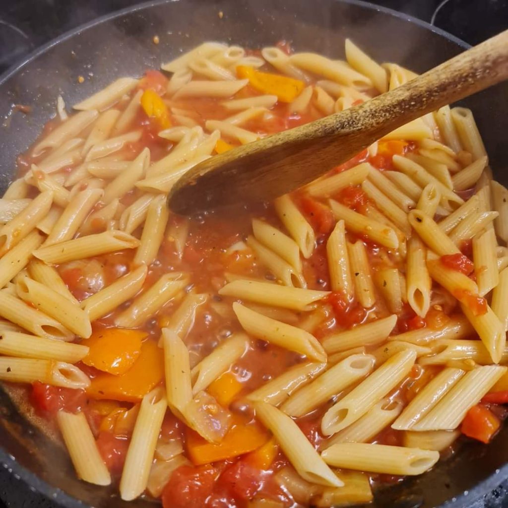 Kids' cooking challenge - pasta