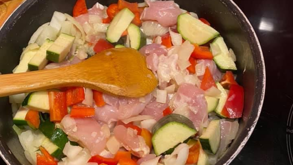 Stir frying meat and vegetables