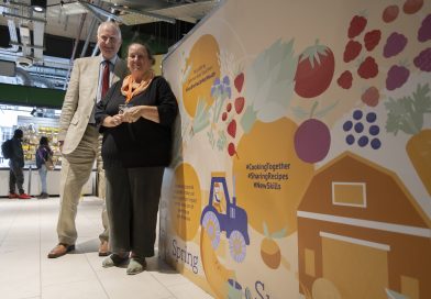 Minister of State for Food Security and Rural Affairs, Daniel Zeichner, with Inn Churches' CEO, Juli Thompson, in front of the FoodSavers Cookery School